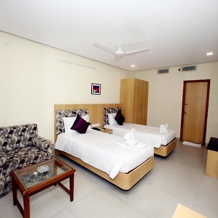 Kgl Grand Hotel Madras Buitenkant foto