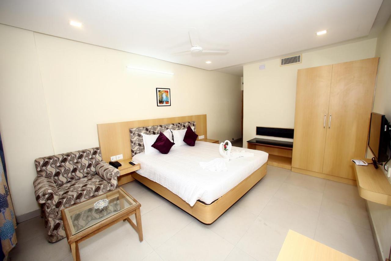 Kgl Grand Hotel Madras Buitenkant foto